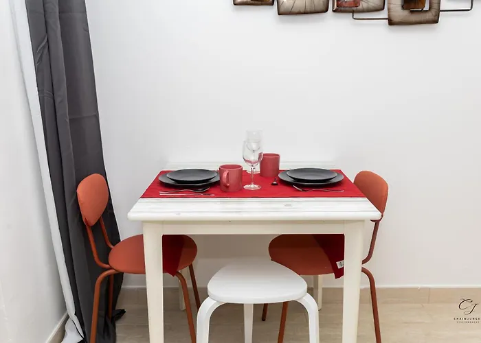 Market Retreat Near Hbh Apartment