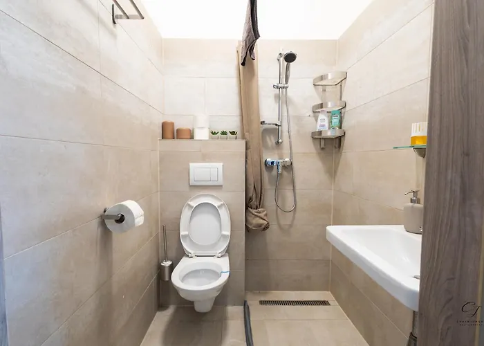 Apartment Market Retreat Near Hbh